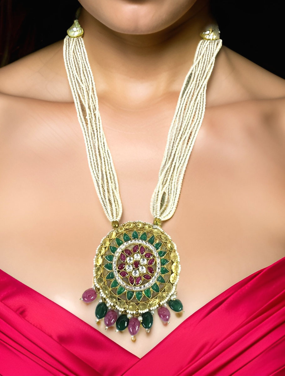 Gorgeous Long necklace with Pachi Kundan Pendant