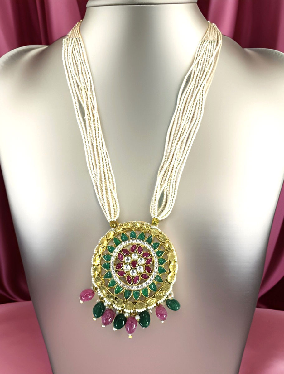 Gorgeous Long necklace with Pachi Kundan Pendant