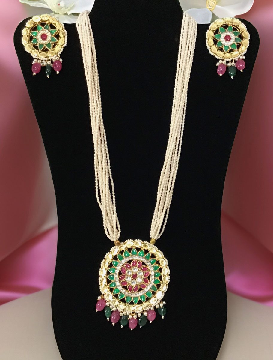 Gorgeous Long necklace with Pachi Kundan Pendant