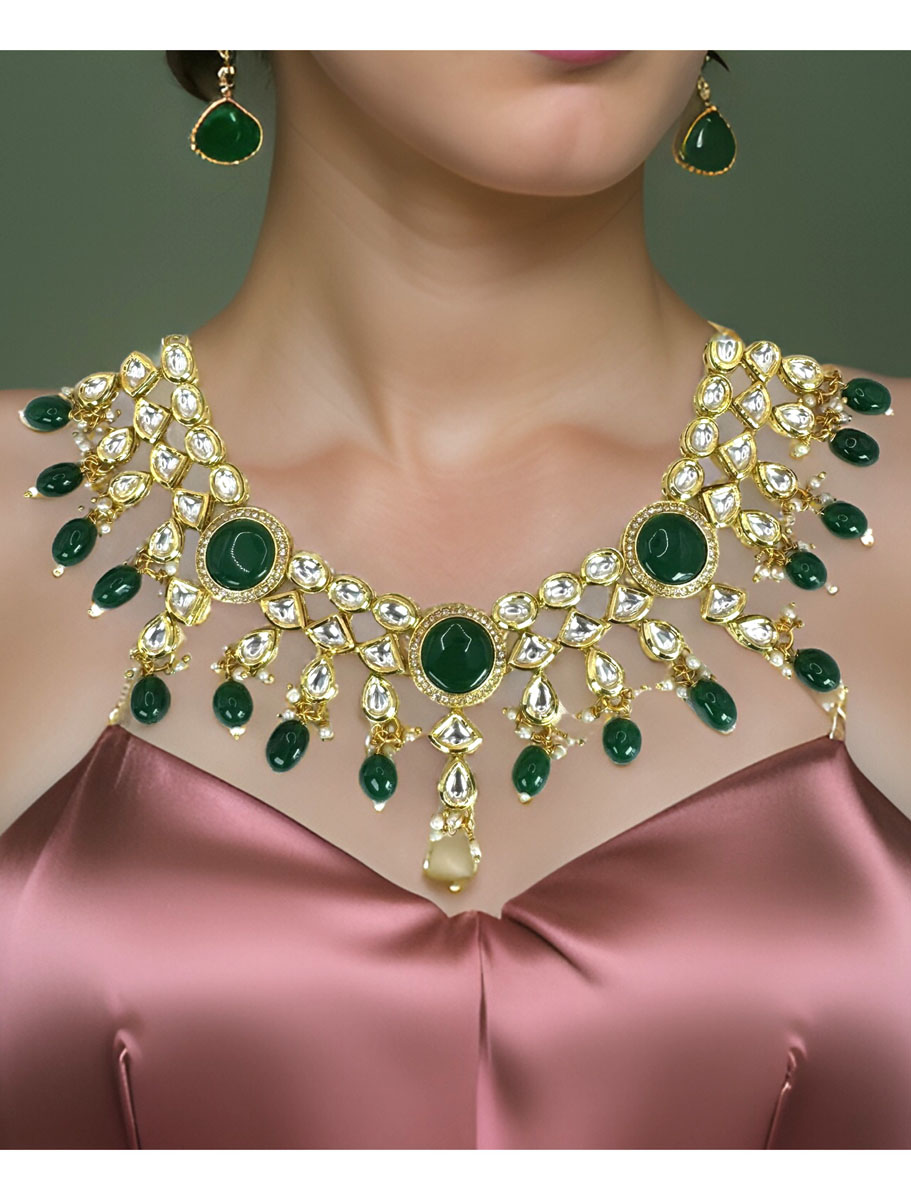 Premium Kundan and Monalisa choker in Green