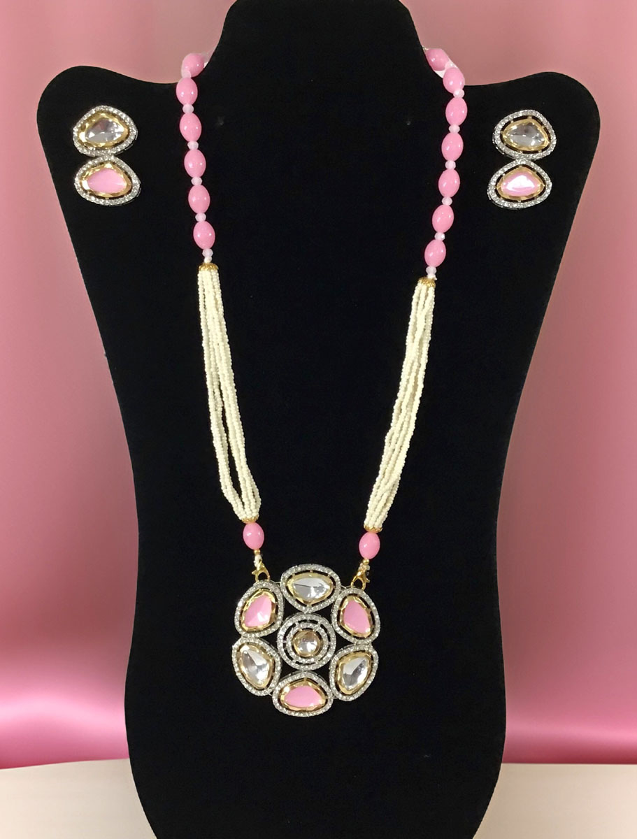 Pearl Kundan Necklace set with Pendant