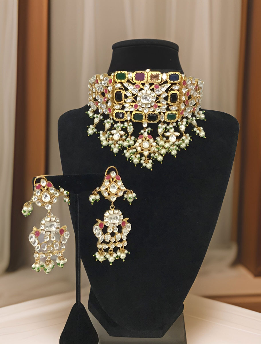 Stylish Pachi Kundan Choker Set