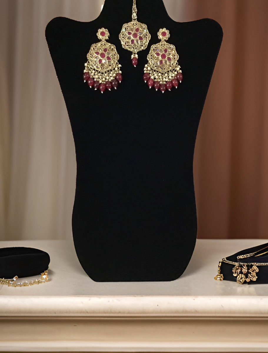 Kundan Long necklace set with maangtika