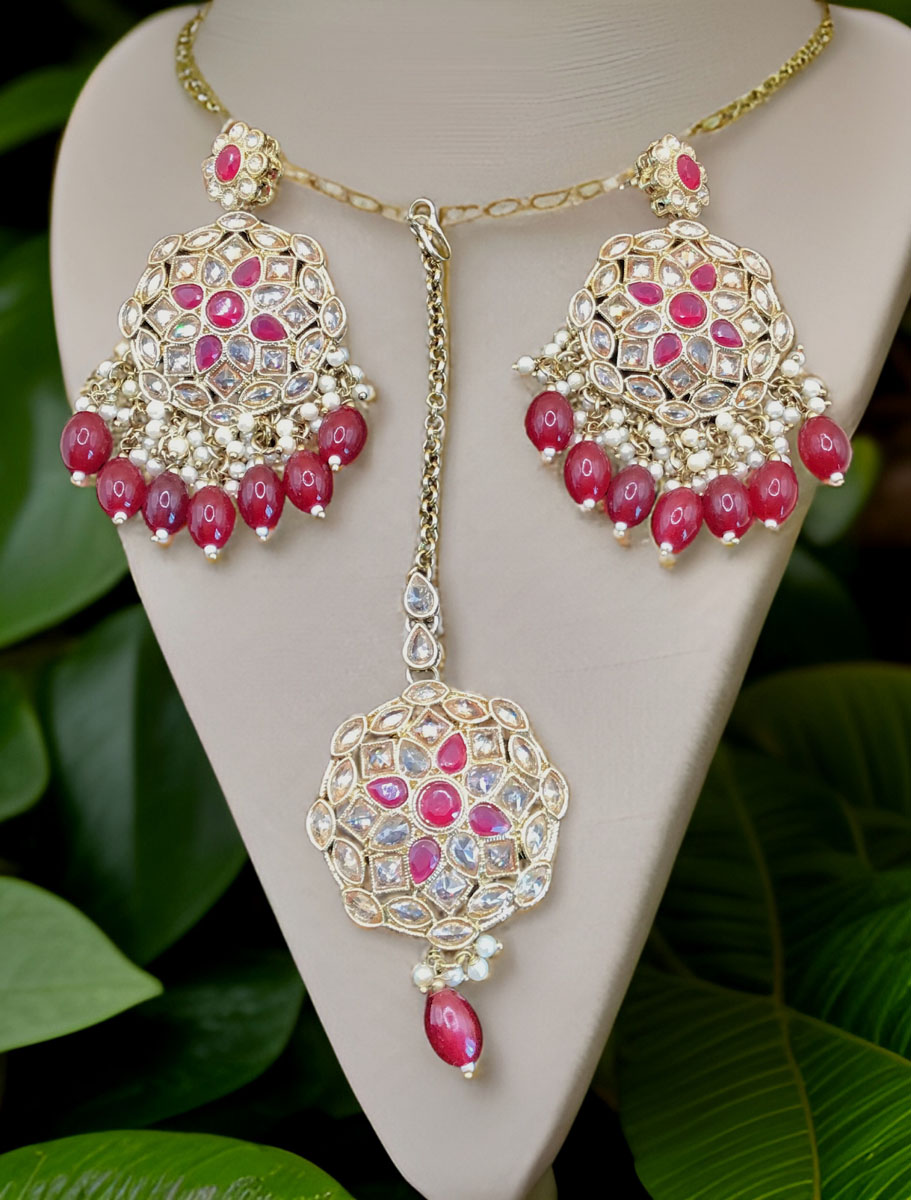 Kundan Long necklace set with maangtika