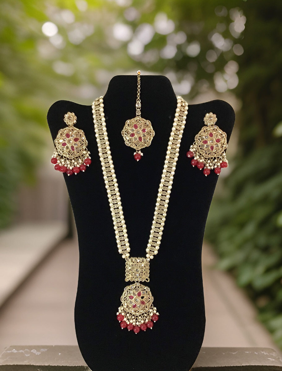 Kundan Long necklace set with maangtika