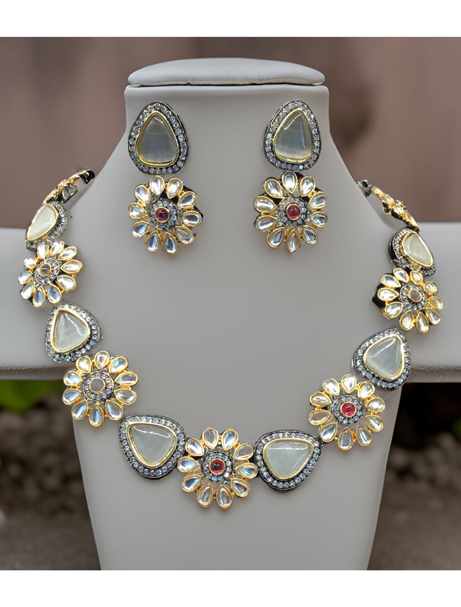 Kundan Monalisa Stone Necklace Set