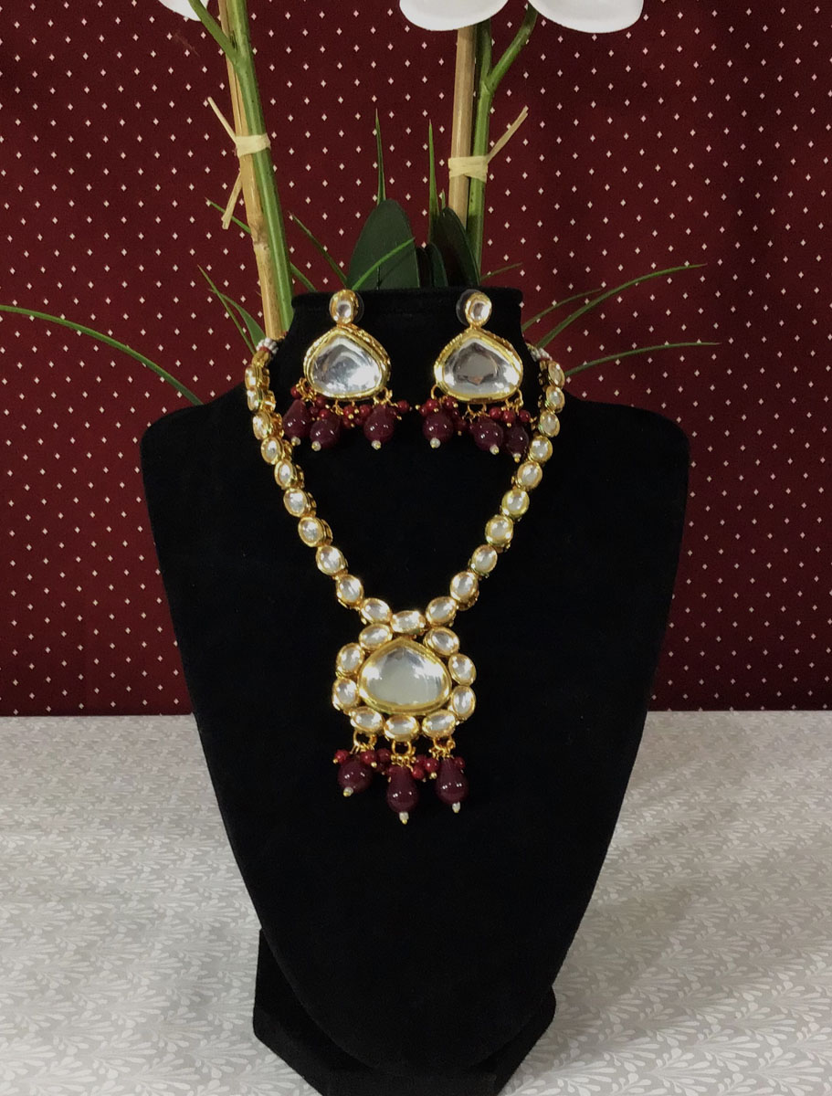 Delicate Kundan choker set with Maroon onyx beads