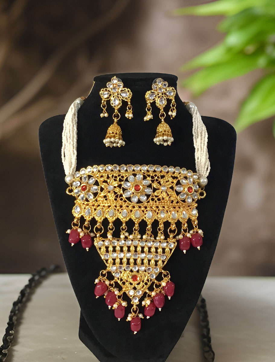 Gold finish Kundan Choker Set with Maroon beads