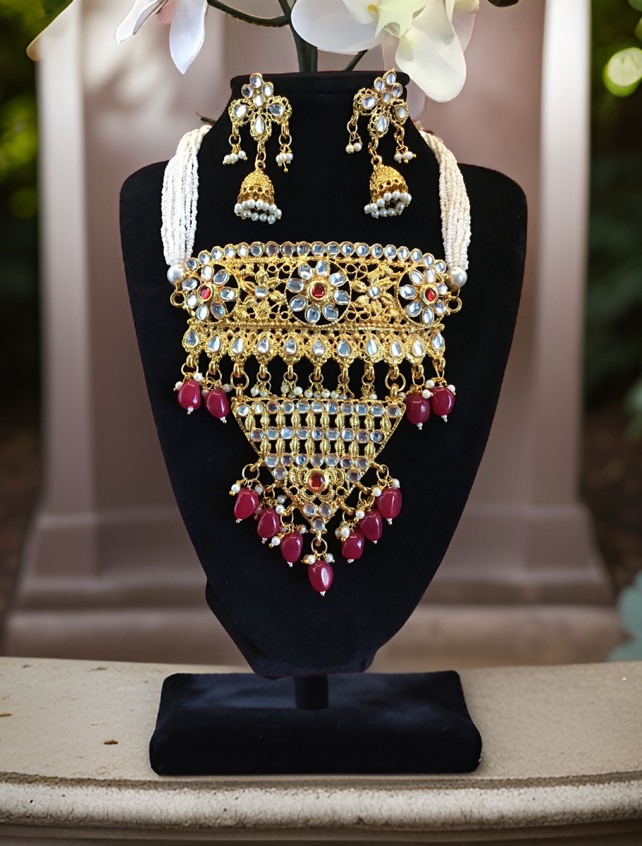 Gold finish Kundan Choker Set with Maroon beads