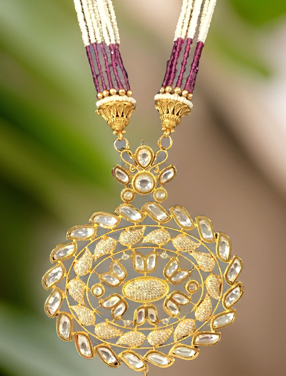 Fine Quality Kundan Pendant Necklace Set