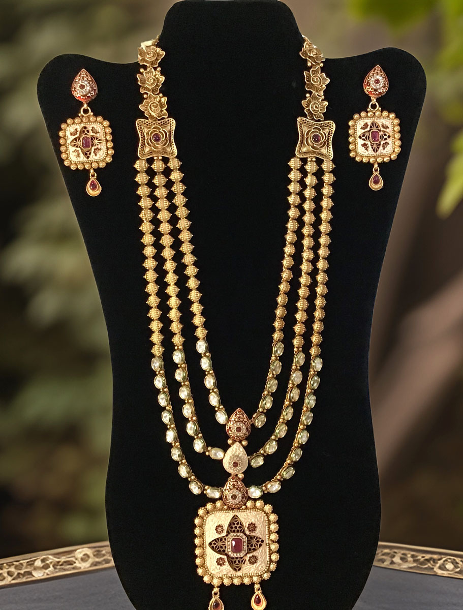 Traditional Rajwadi Kundan Long Rani Haar with earrings