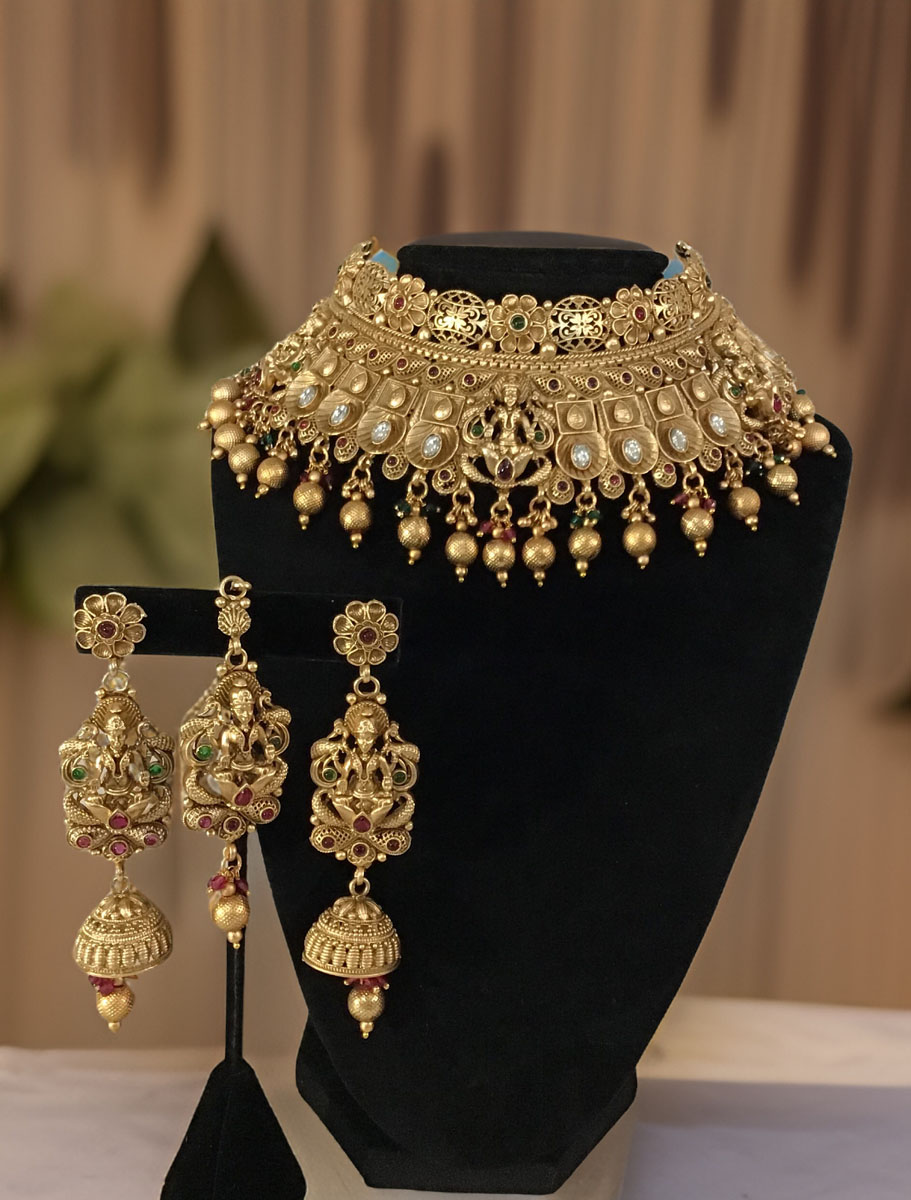 Varalaxmi Antique Choker Set