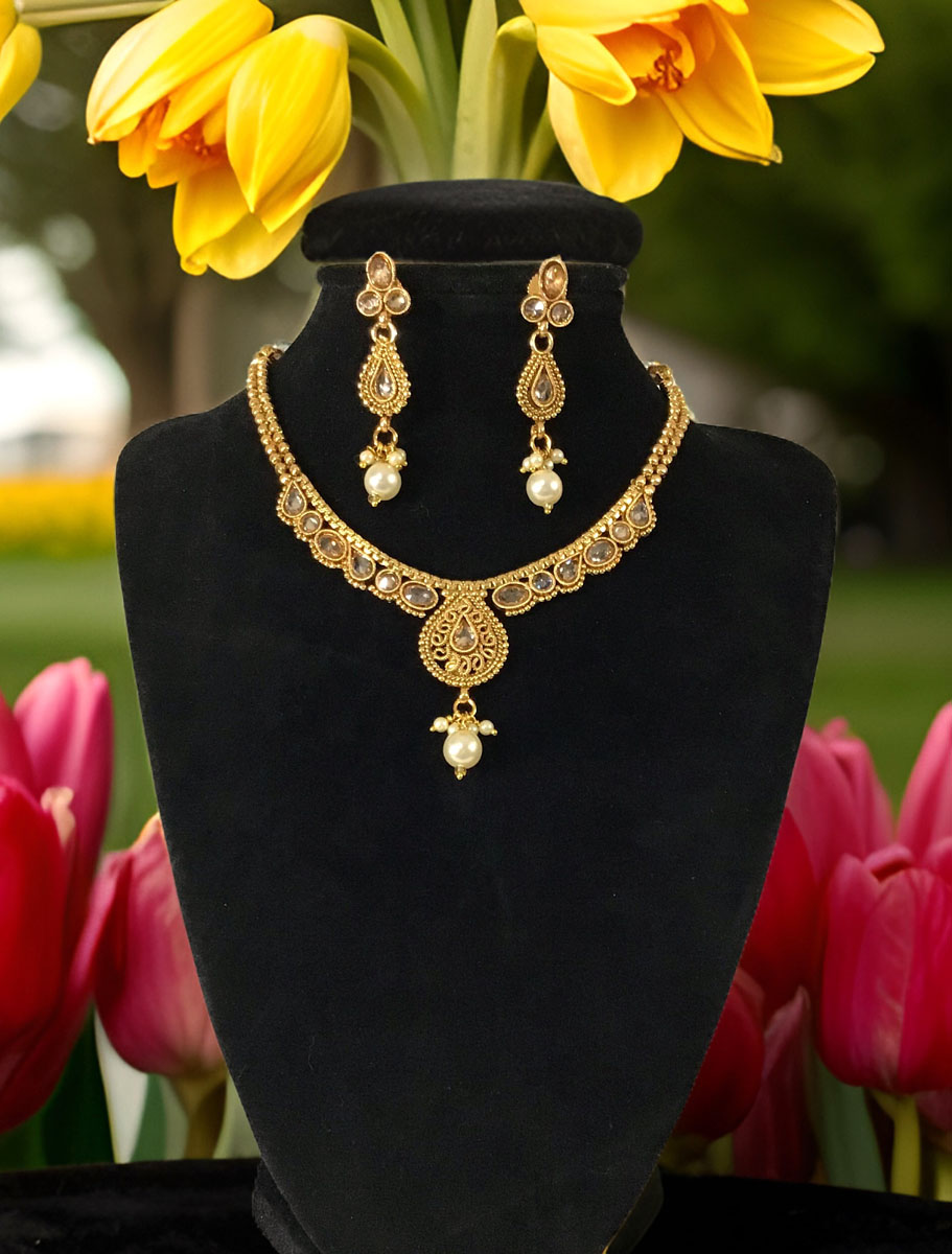 Antique Gold Kundan Choker Set