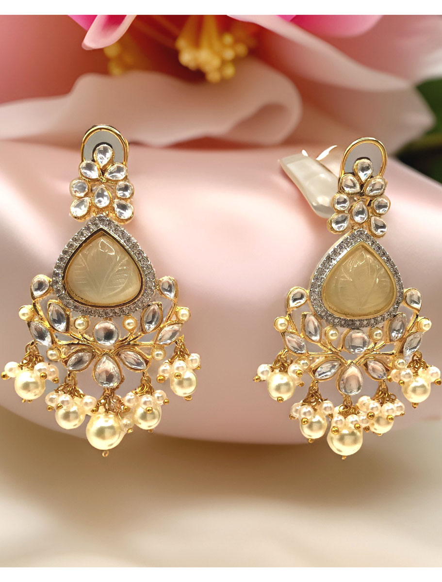 Exclusive Design Kundan Earrings