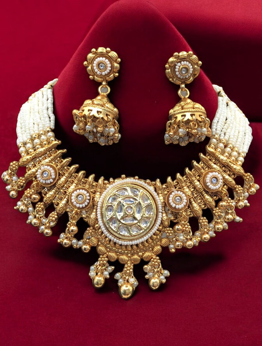 Antique Design Rajwadi Choker Set