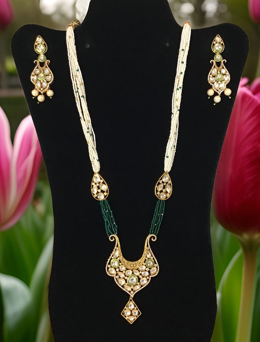 Handcrafted emerald kundan long necklace set