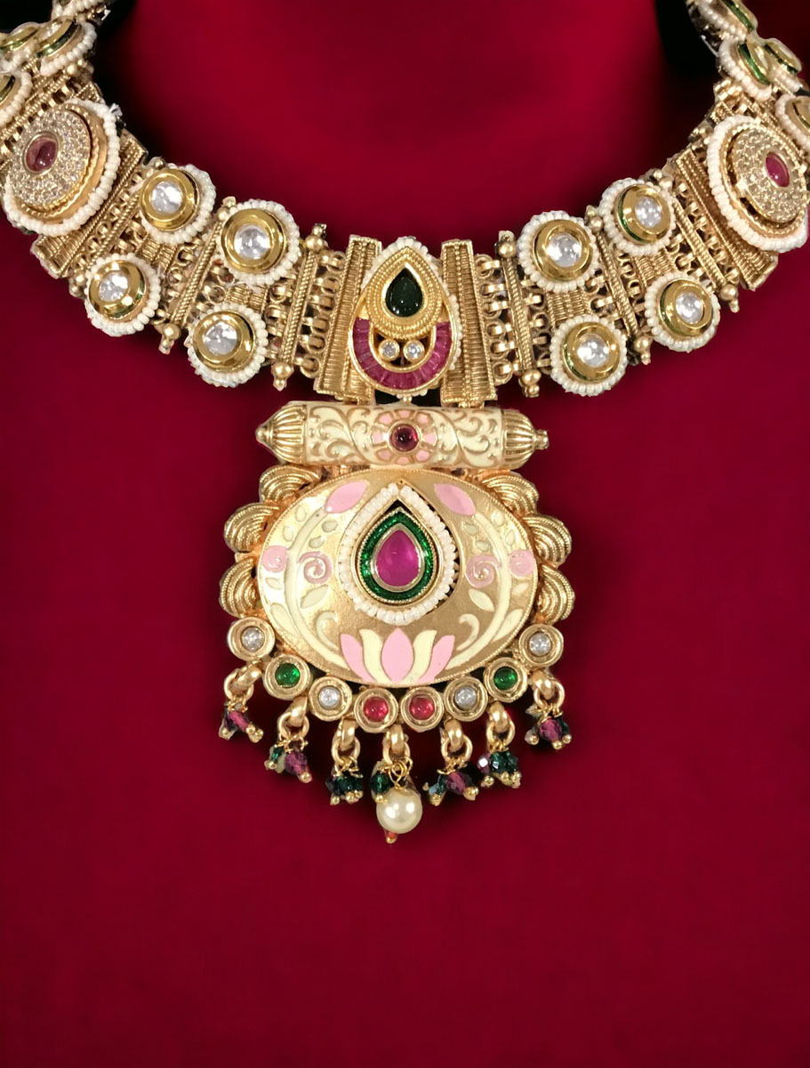 VeroniQ Trends-Elegant Gold Plated Kundan Rajwadi Necklace