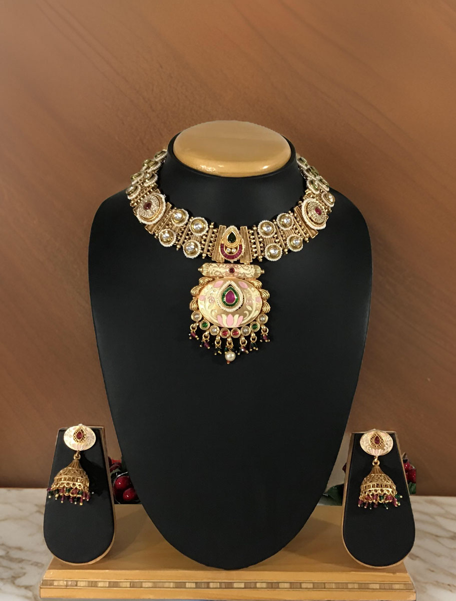 VeroniQ Trends-Elegant Gold Plated Kundan Rajwadi Necklace