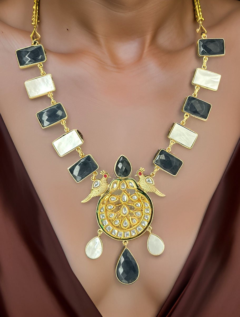 Flat Shaped Mother of Pearls Designer Necklace Set