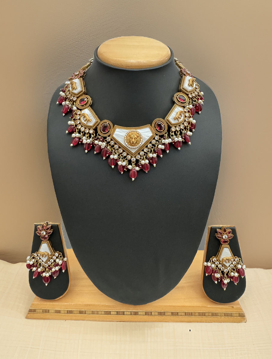 Sabyasachi Inspired Mother of Pearls Necklace Set