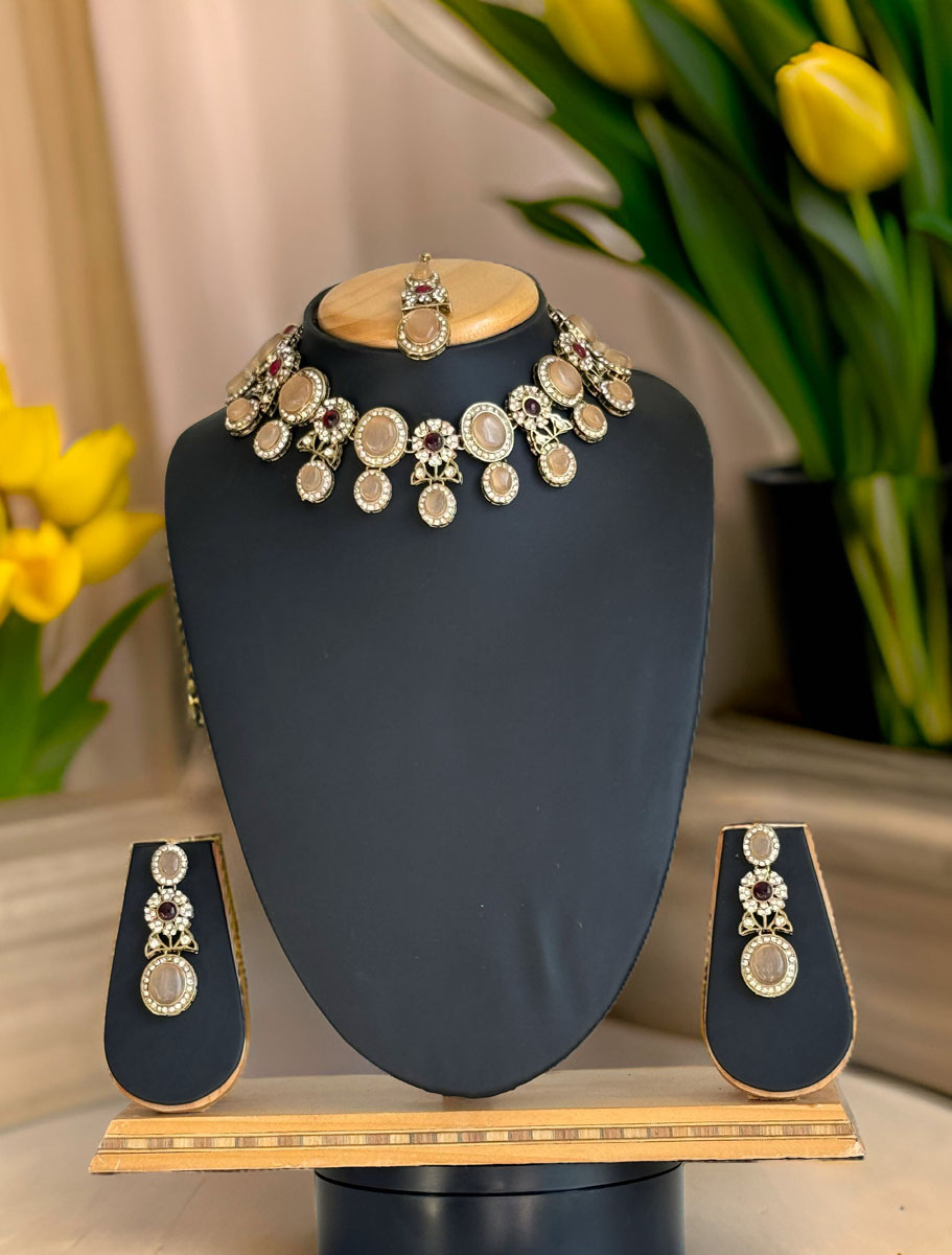 Premium Quality Kundan Monalisa Necklace Set with Maangtika