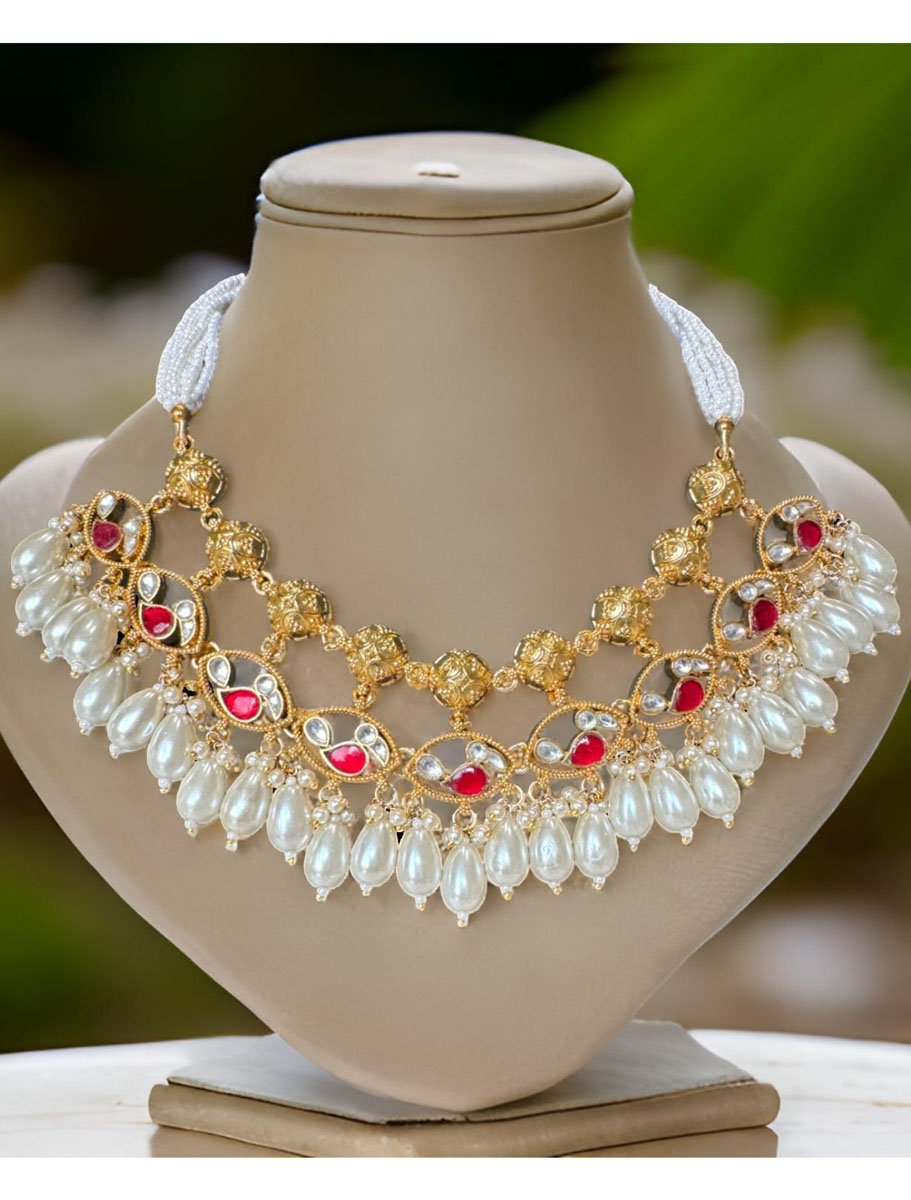 Elegant Pachi Kundan Choker Set