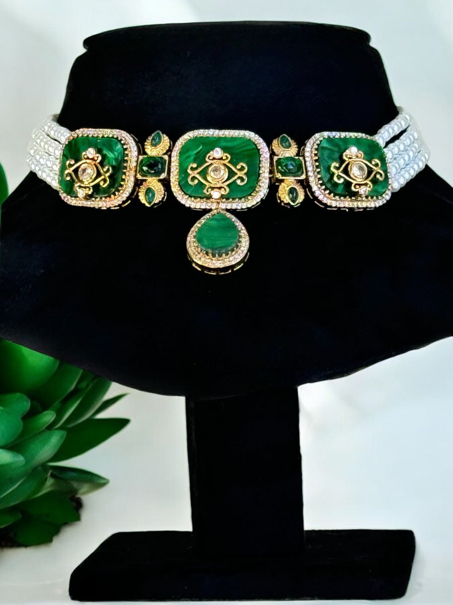 Elegant Amrapali Choker Set