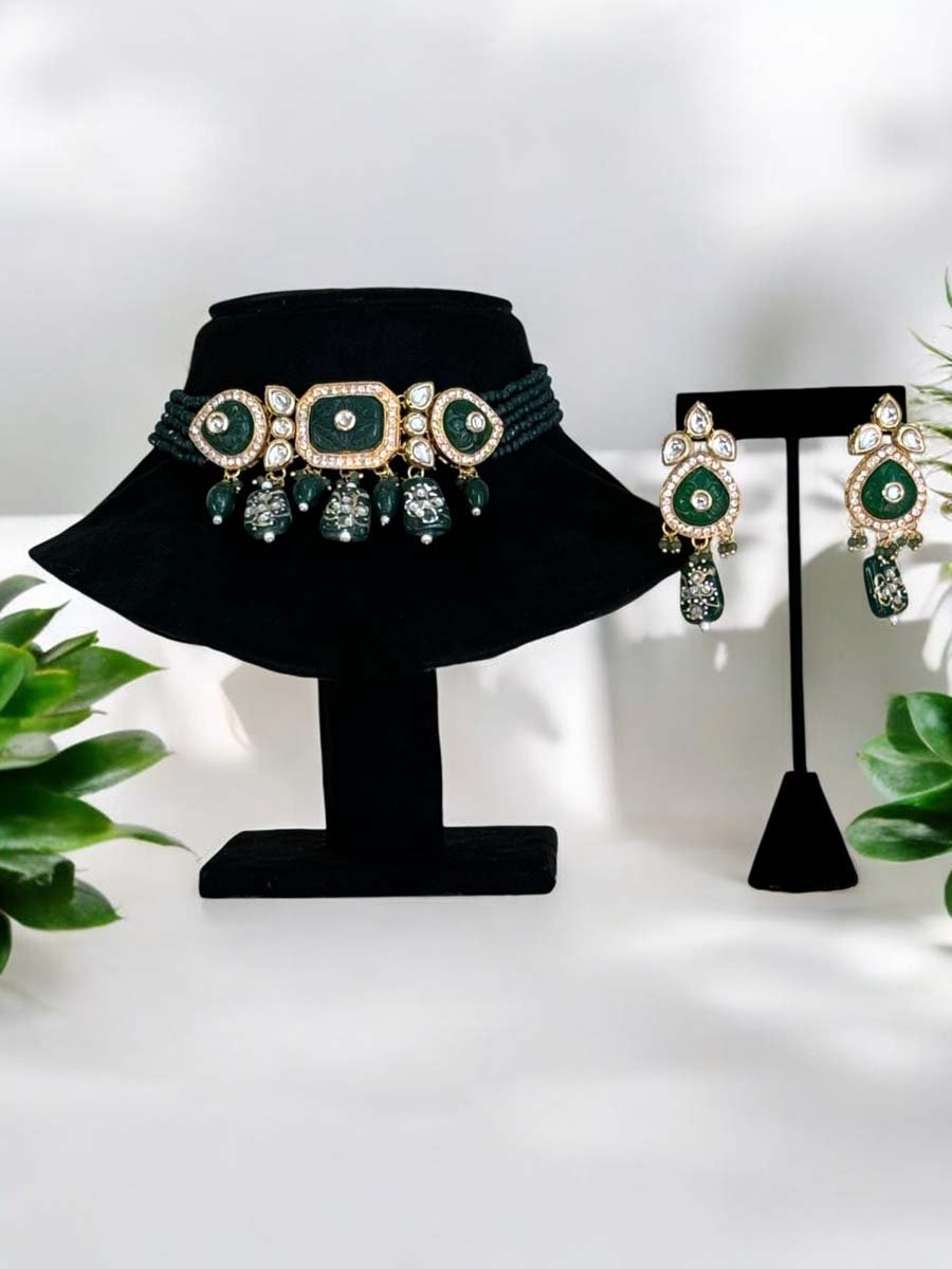 Delicate Green Kundan Choker Set