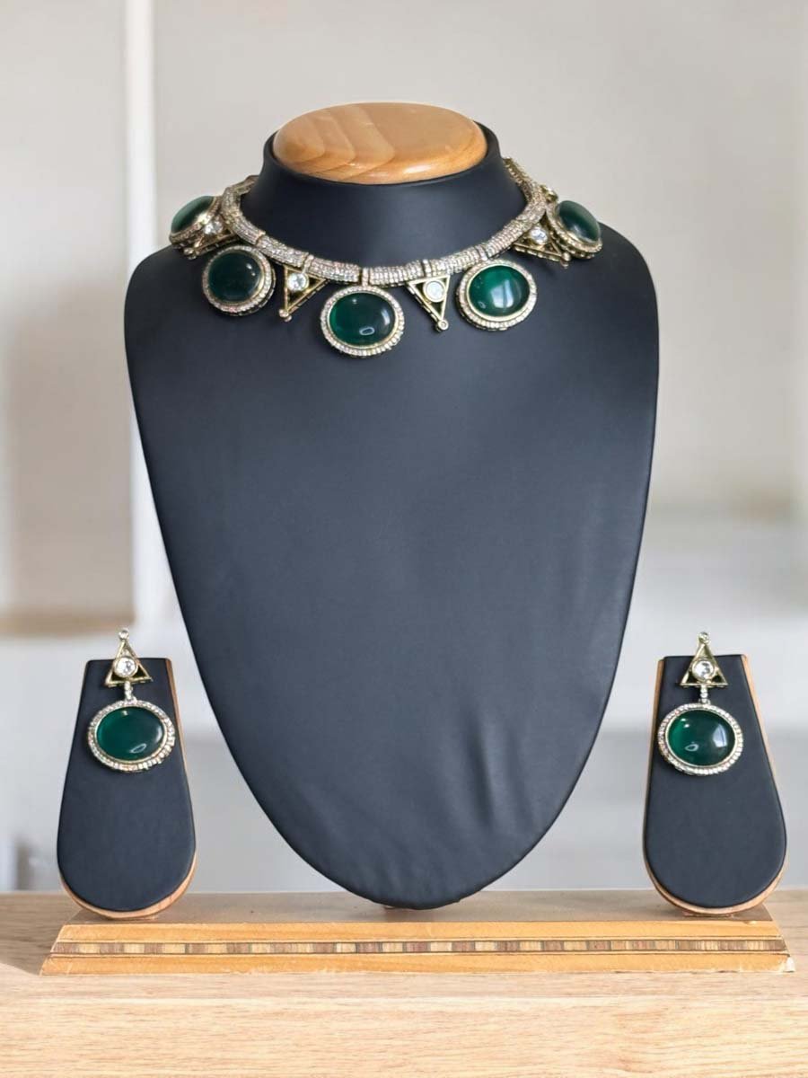 Celebrity Inspired Monalisa Kundan Necklace Set