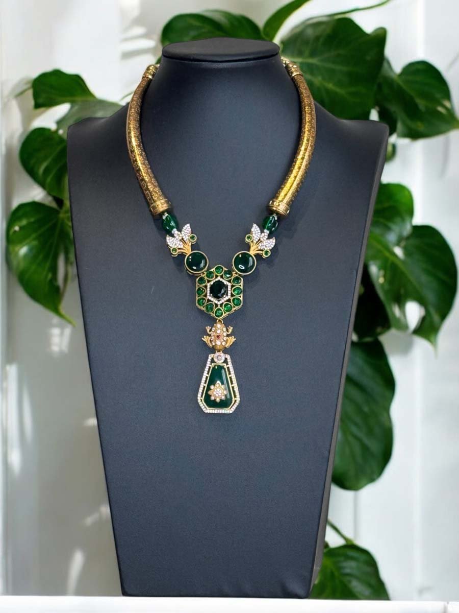 Amrapali Inspired Emerald Golden Hasli Set