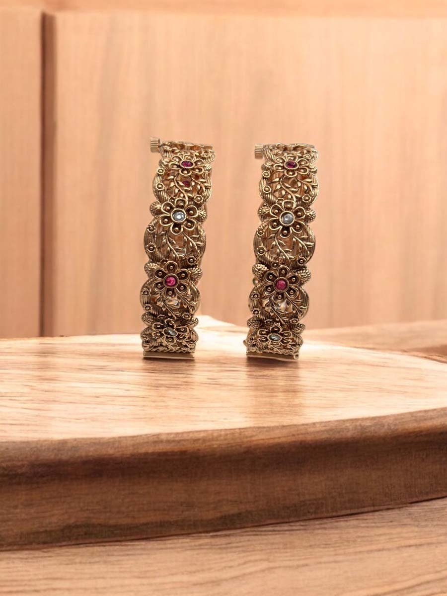 Antique Gold Rajwadi Kada Bangles