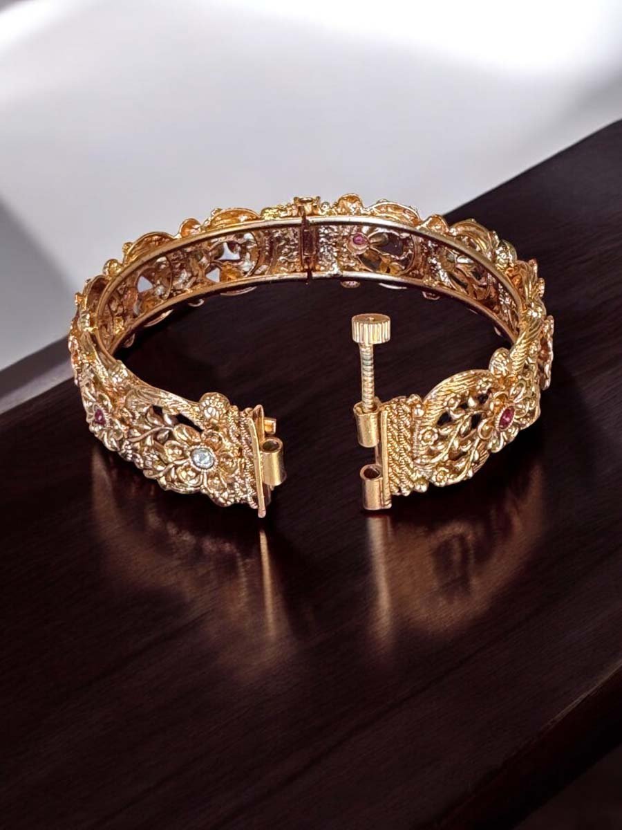 Antique Gold Rajwadi Kada Bangles