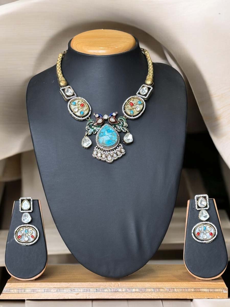 Amrapali Fusion Necklace Set