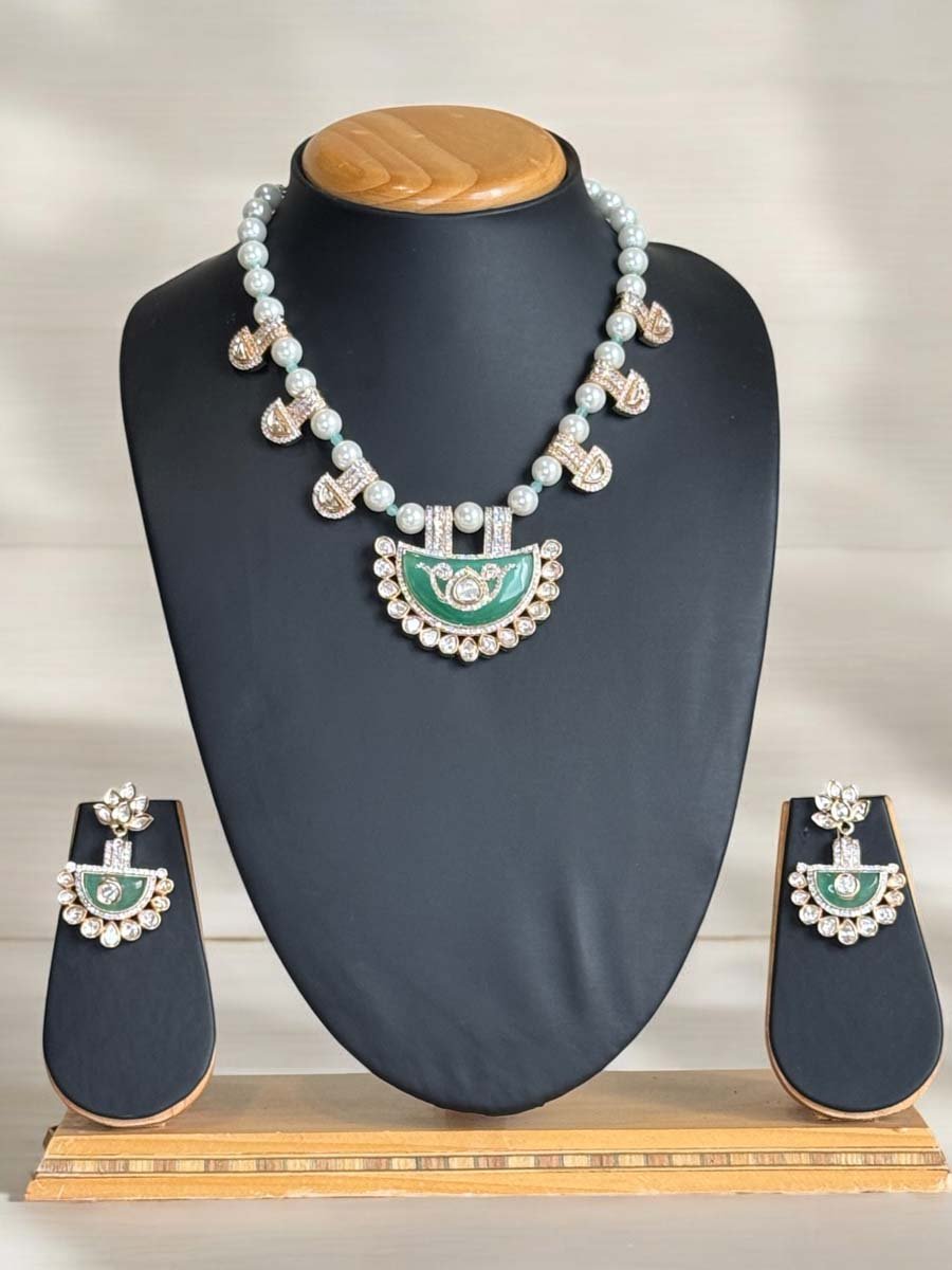 Mother of Pearls Designer Necklace Set