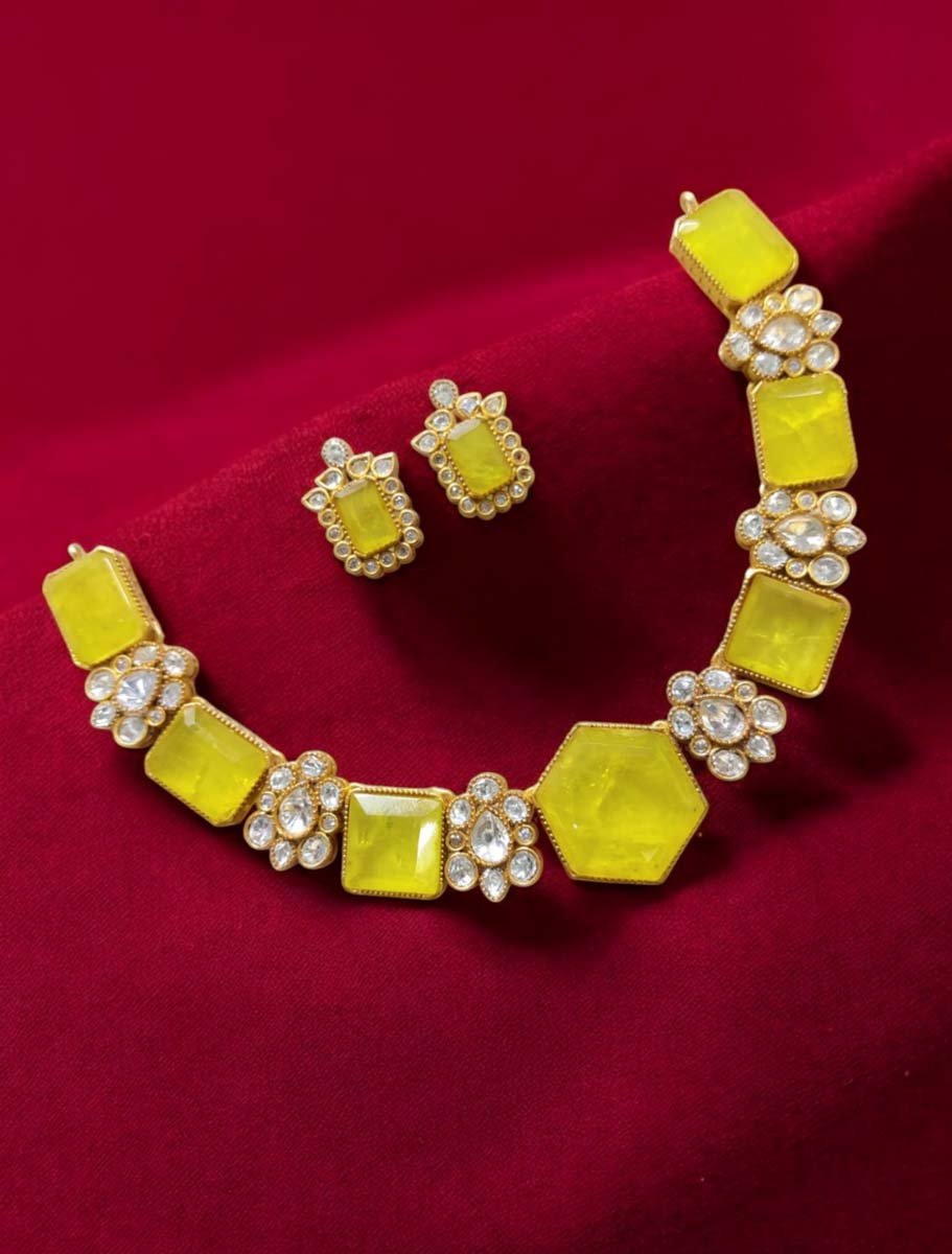 Famous Designer Monalisa Kundan Necklace Set