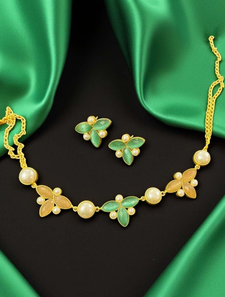 Trendy Summer Mother of Pearls Necklace Sets