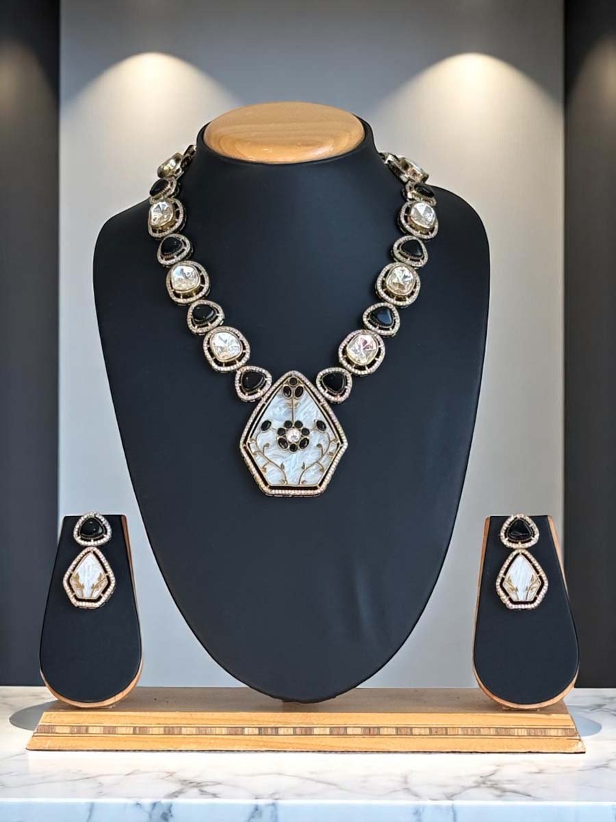 Sabyasachi Inspired Necklace set with MOP Pendant