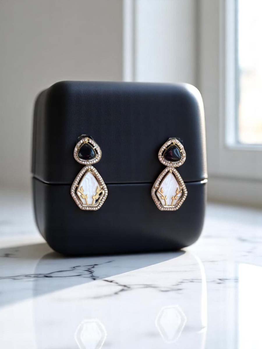 Sabyasachi Inspired Necklace set with MOP Pendant