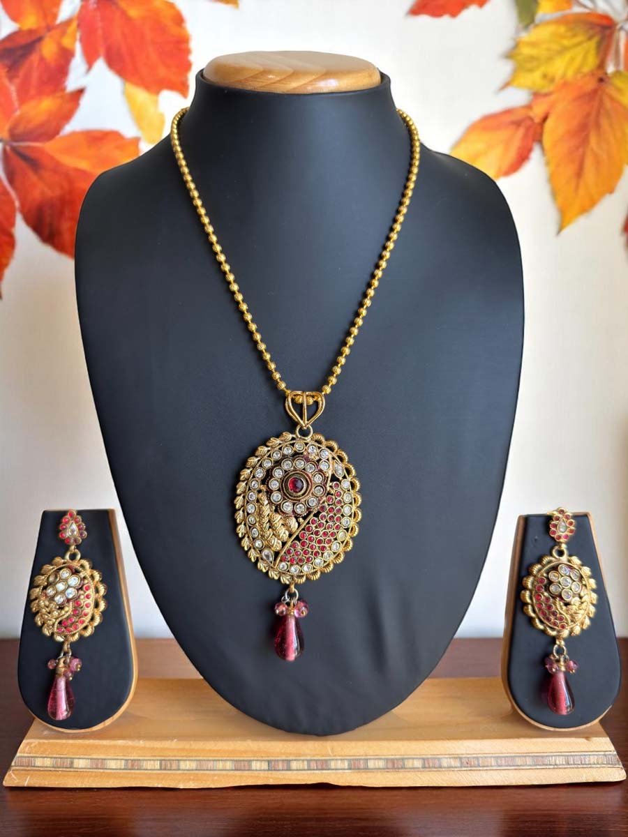 Designer Rajwadi Pendant Set