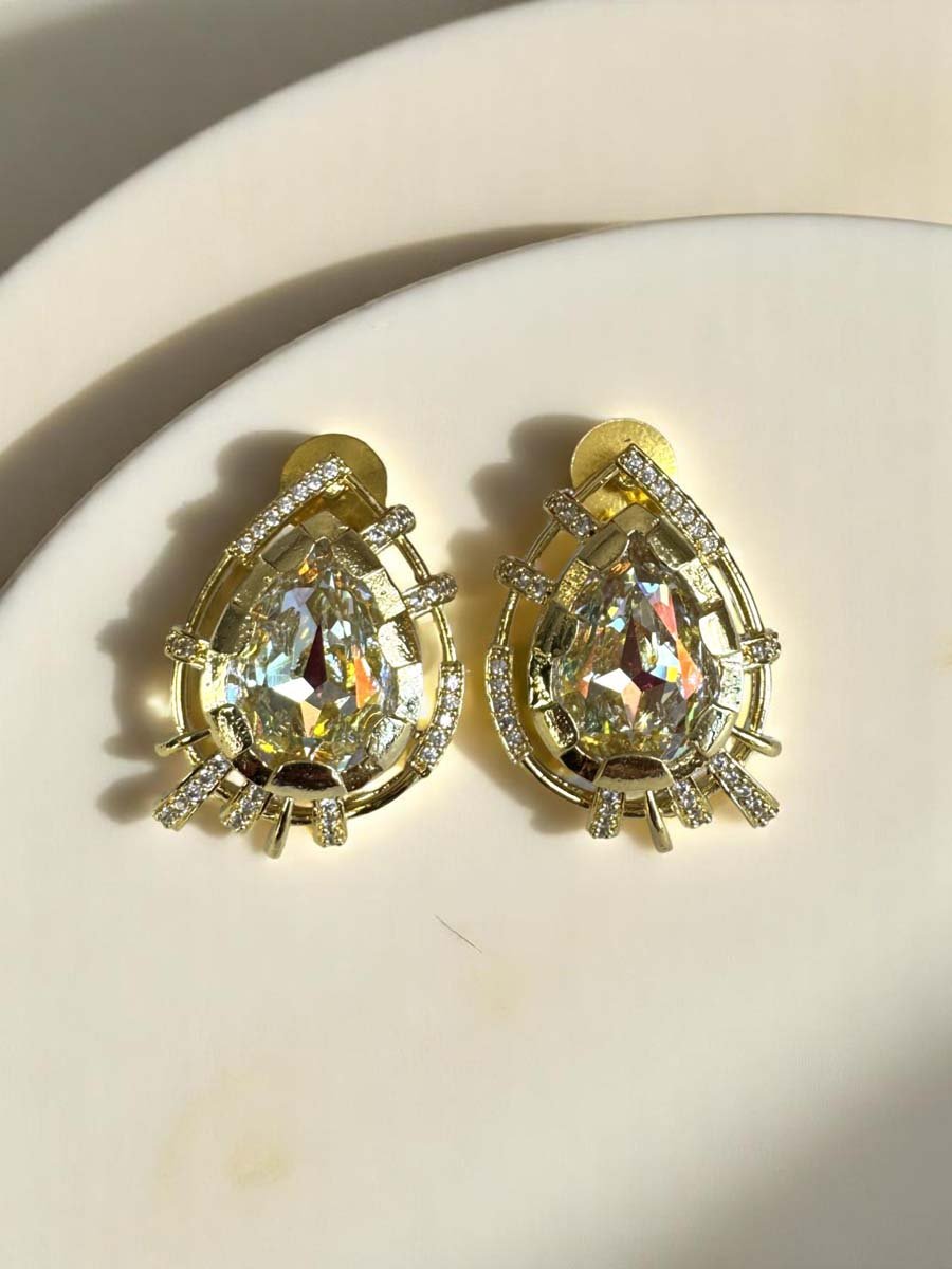 Shimmering Pear Cut Swarovski Stud Earrings (24k Gold Plated)