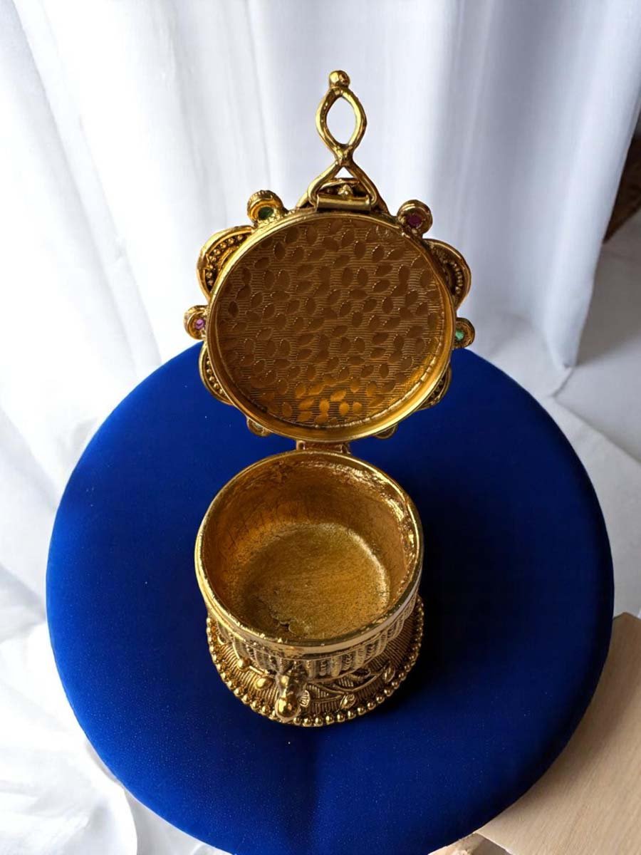 Beautiful Designer Rajwadi Polish Kumkum Dabbi