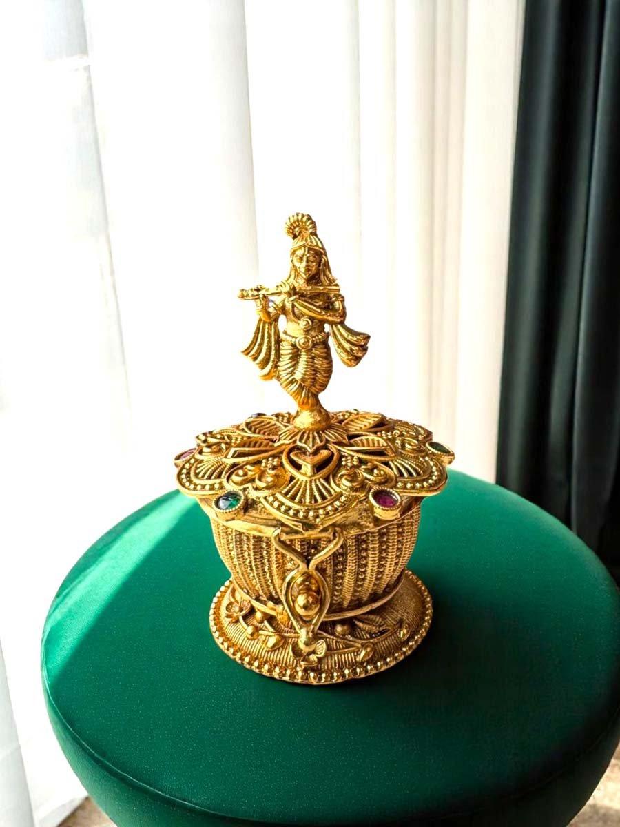 Beautiful Designer Rajwadi Polish Kumkum Dabbi