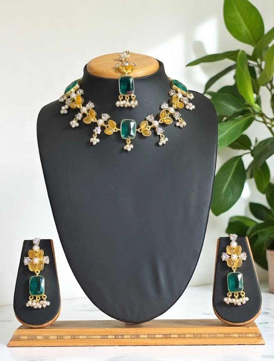 Super Elegant Mother of Pearls Designer Necklace Set
