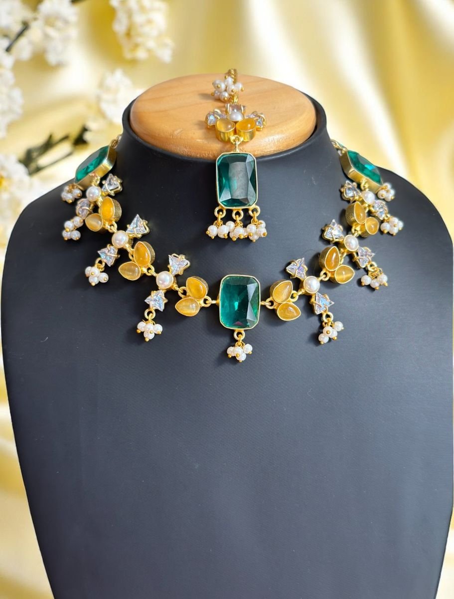 Super Elegant Mother of Pearls Designer Necklace Set