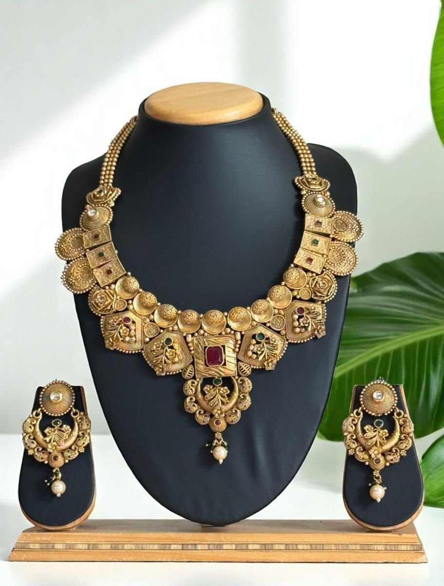 Antique Gold Finish Traditional Necklace Set