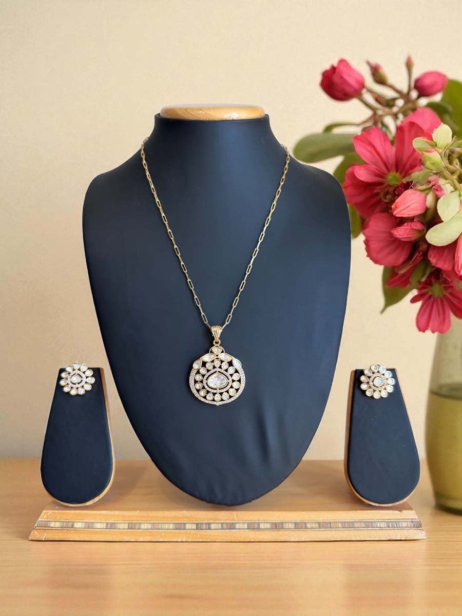 Premium Moissanite Kundan Pendant Set