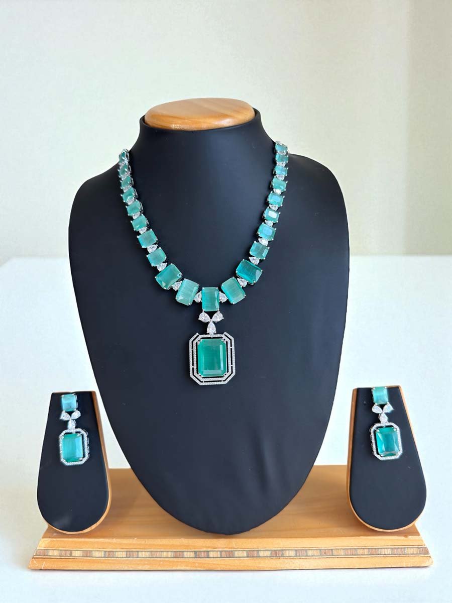 Stunning Glass Cut Designer Necklace Set