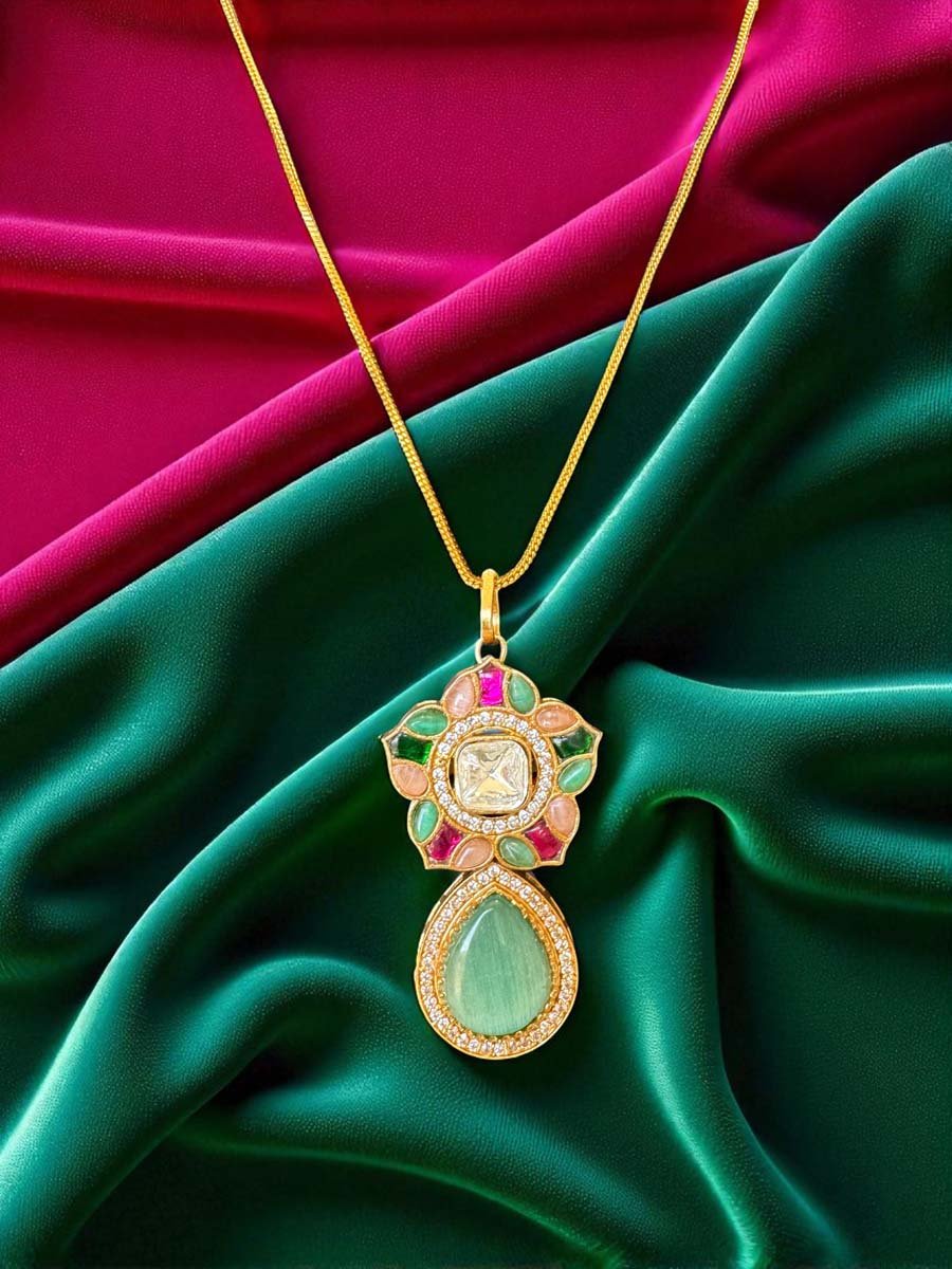 Antique Design Pendant set