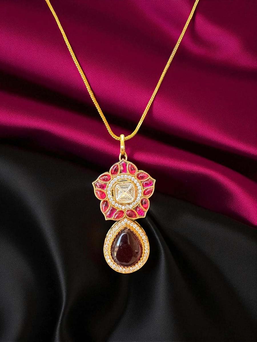 Antique Design Pendant set