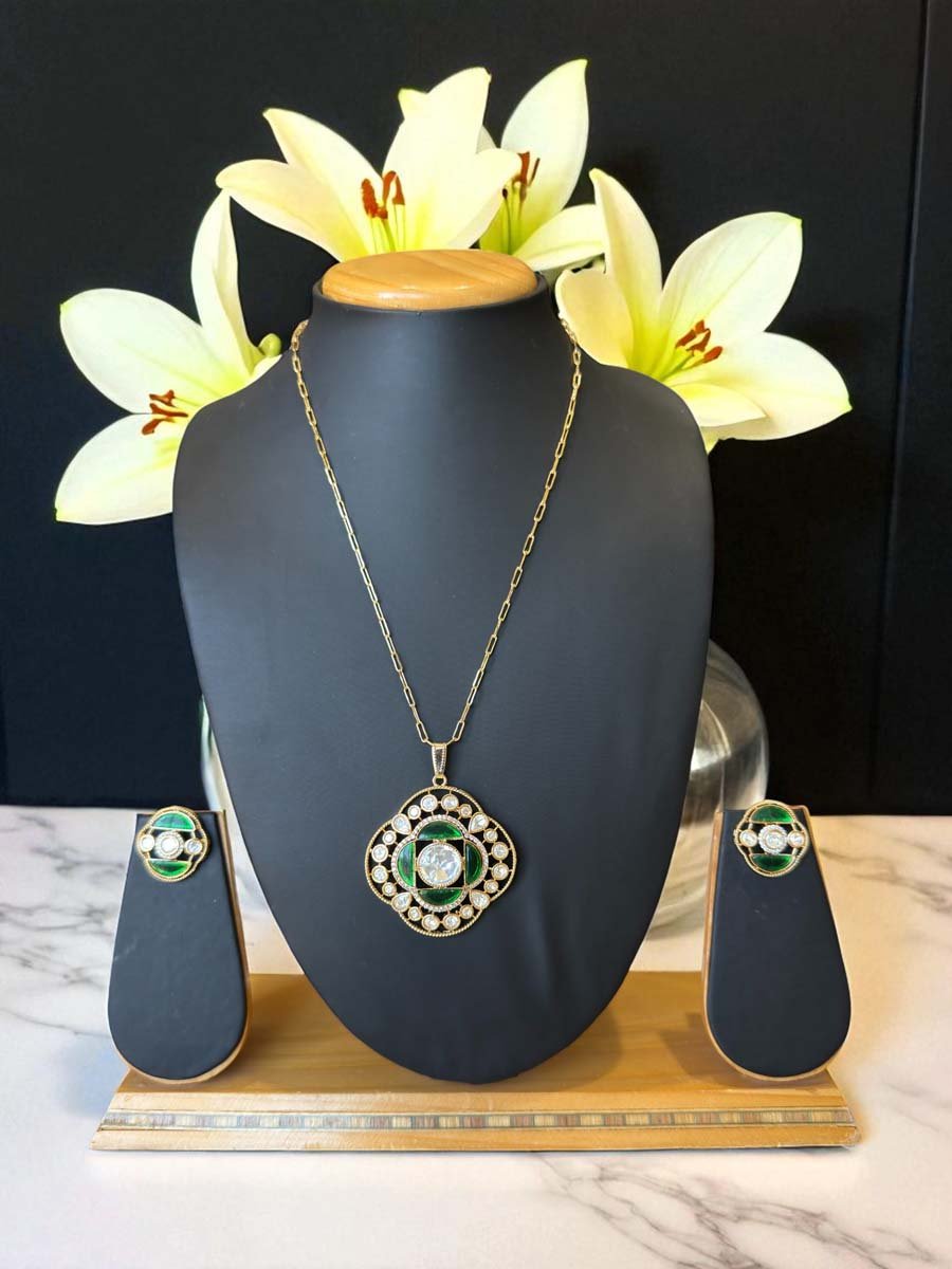 Premium MOP Moissanite Pendant Set